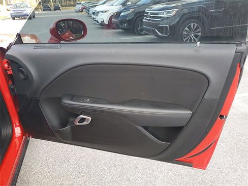Used 2022 Dodge Challenger GT image 8