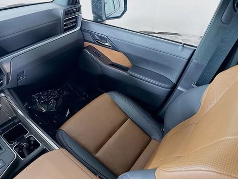 Used 2025 Lexus GX 550 w/ Cold Area Package AWD/4WD image 24