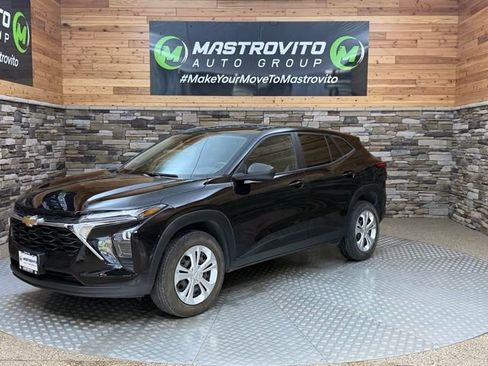 Used 2024 Chevrolet Trax LS FWD image 5