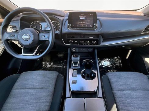 Used 2023 Nissan Rogue SV image 16