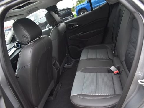 New 2026 Chevrolet Trax LT w/ Sunroof Package FWD image 18