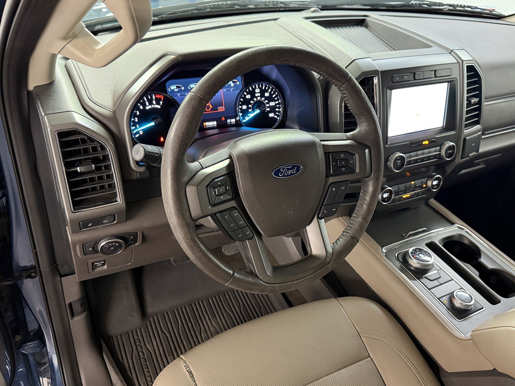 Used 2020 Ford Expedition XLT w/ Equipment Group 202A AWD/4WD image 29