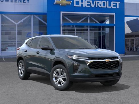New 2026 Chevrolet Trax LS w/ Driver Confidence Package FWD image 7