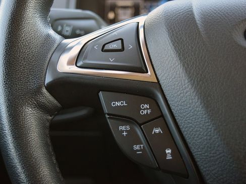 Used 2023 Ford Edge SEL image 16