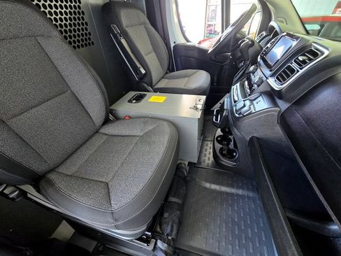 Used 2025 RAM ProMaster 2500 w/ Quick Order Package 22G SLT FWD image 12