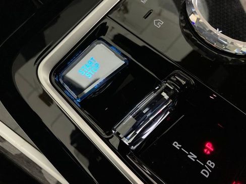 Used 2024 BMW i7 eDrive50 image 17