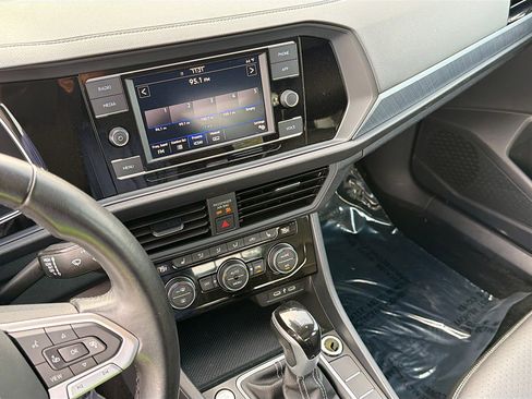 Used 2024 Volkswagen Jetta SE image 26