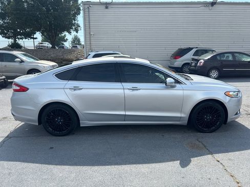 Used 2014 Ford Fusion SE w/ Equipment Group 202A FWD image 5