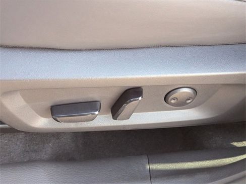 New 2025 Mitsubishi Outlander SE image 12