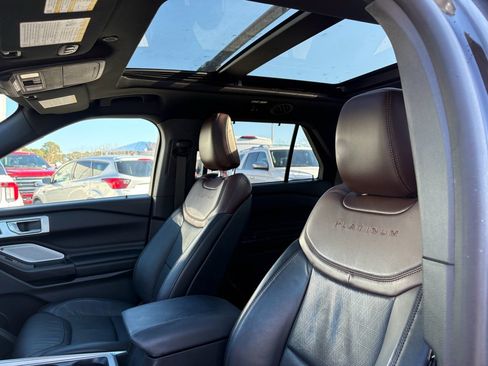 Used 2020 Ford Explorer Platinum w/ Premium Technology Package image 15