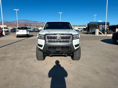 Used 2025 Nissan Frontier SV image 8