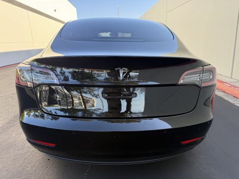 Used 2022 Tesla Model 3 Standard Range RWD image 9
