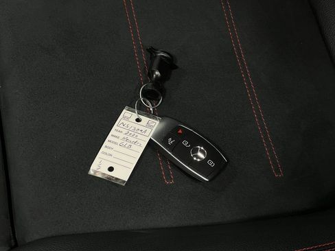 Used 2020 Mercedes-Benz GLB 250 4MATIC image 39