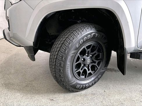 Used 2022 Toyota Tacoma SR5 image 20