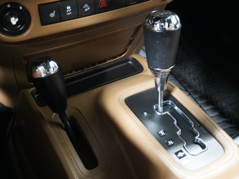 Used 2013 Jeep Wrangler Unlimited Rubicon w/ Connectivity Group image 20