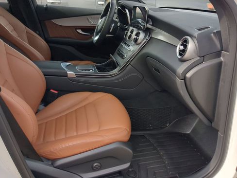 Used 2020 Mercedes-Benz GLC 300 image 23