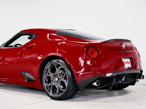 Used 2015 Alfa Romeo 4C Launch Edition w/ Convenience Group image 31