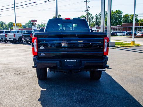 Used 2025 Ford F250 Platinum AWD/4WD image 6