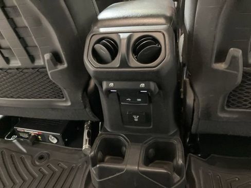 Used 2019 Jeep Wrangler Unlimited Rubicon image 24