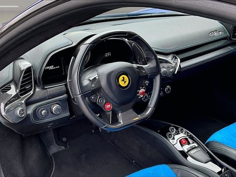 Used 2015 Ferrari 458 Italia Coupe RWD image 17
