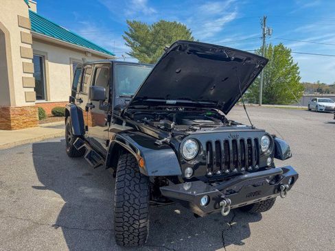 Used 2017 Jeep Wrangler 75th Anniversary image 17