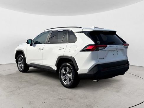 Certified 2022 Toyota RAV4 XLE w/ XLE Grade Weather Package AWD/4WD image 3