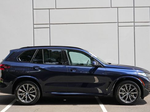 Used 2024 BMW X5 xDrive40i w/ M Sport Package AWD/4WD image 57