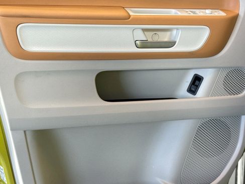 Used 2025 Volkswagen ID. Buzz 1st Edition image 17