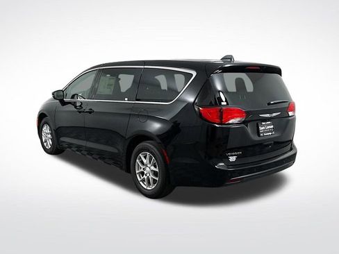 New 2026 Chrysler Voyager LX image 5