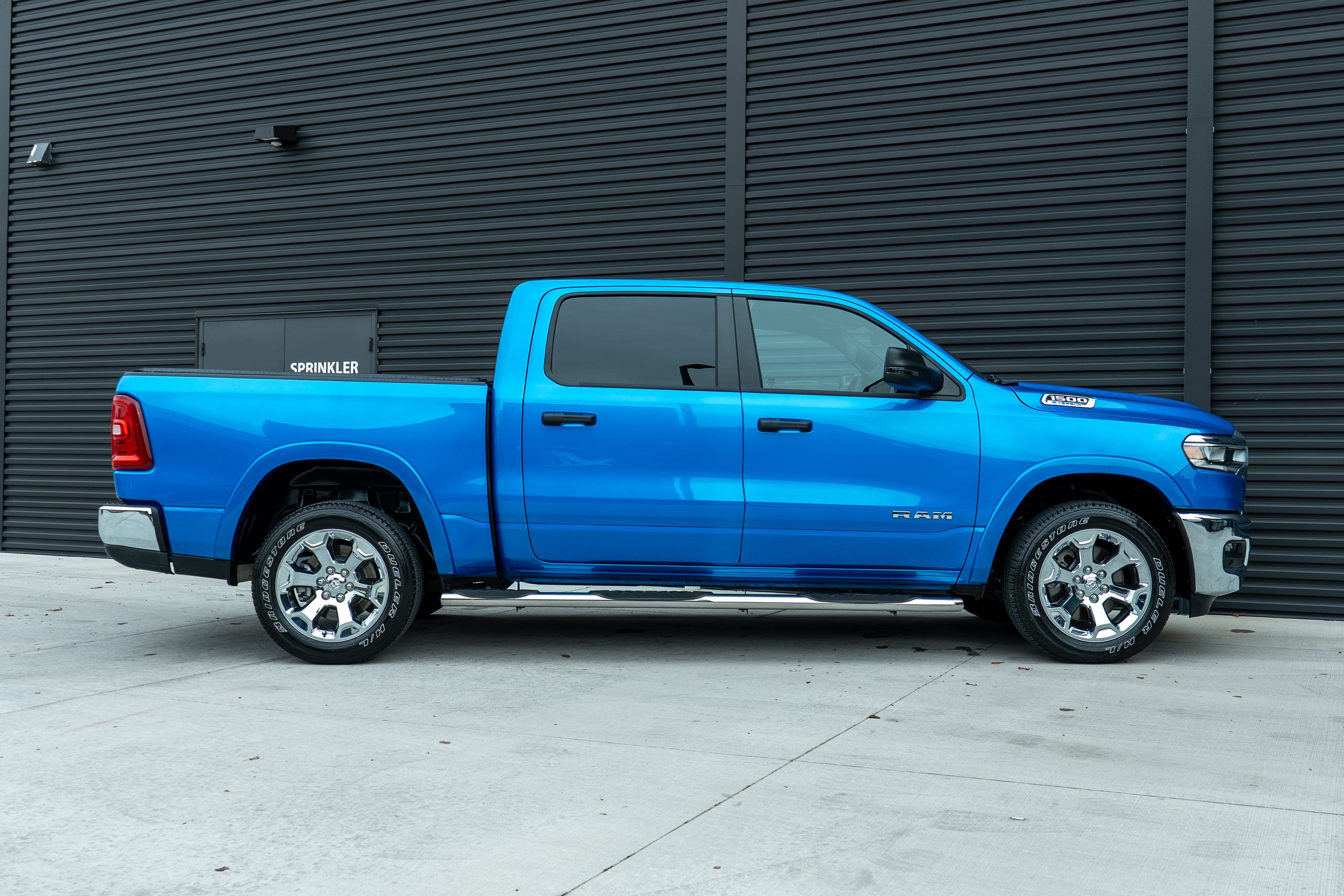 Used 2025 RAM 1500 Big Horn AWD/4WD image 4