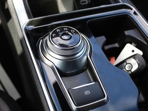 Used 2020 Ford Edge Titanium image 27