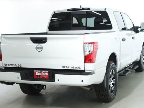 Used 2024 Nissan Titan SV w/ SV Convenience Package image 46