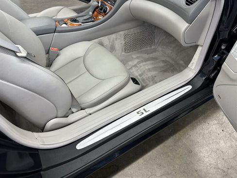 Used 2005 Mercedes-Benz SL 500 w/ AMG Sport Pkg image 29