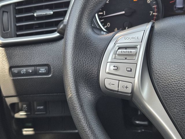 Used 2016 Nissan Rogue S w/ Appearance Package FWD image 26