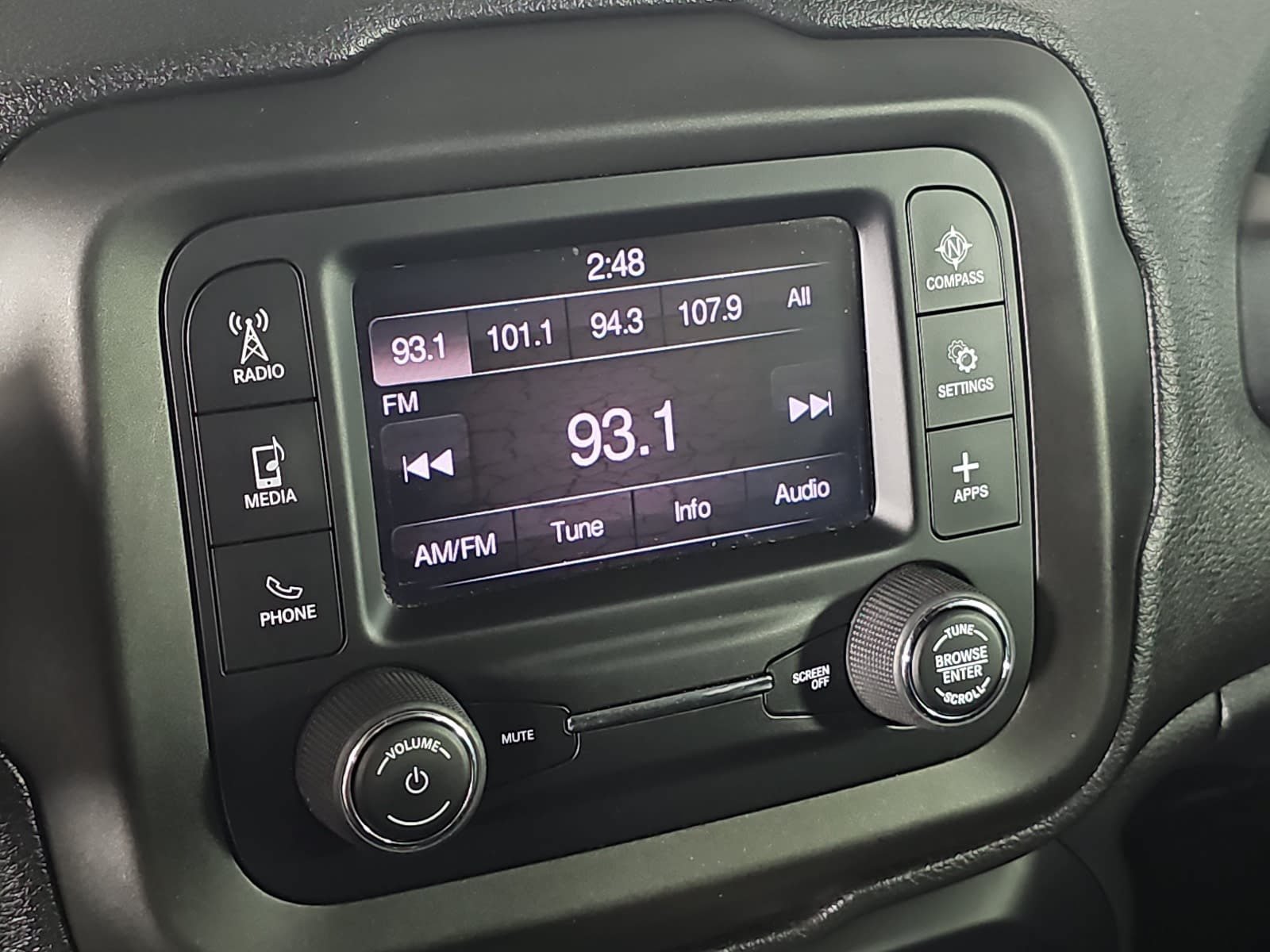 Used 2020 Jeep Renegade Sport w/ Sport Appearance Group AWD/4WD image 17