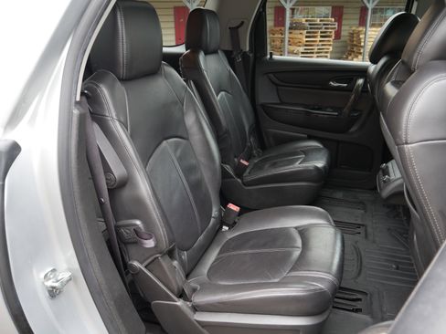 Used 2013 GMC Acadia SLT image 28