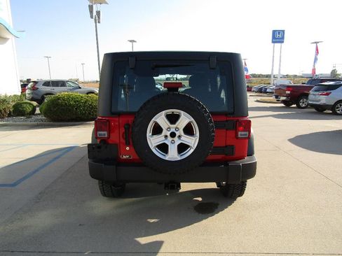 Used 2017 Jeep Wrangler Unlimited Sport w/ Max Tow Package image 6