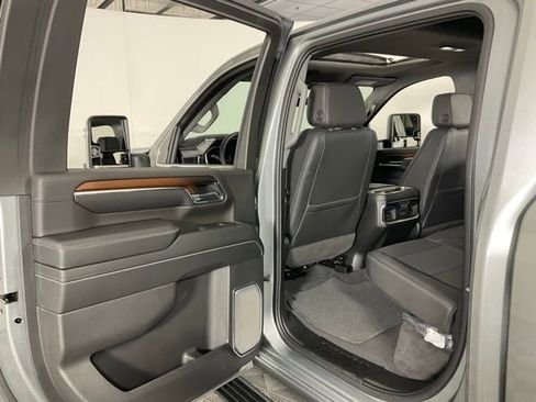 Used 2024 GMC Sierra 2500 Denali w/ Denali Reserve Package AWD/4WD image 34