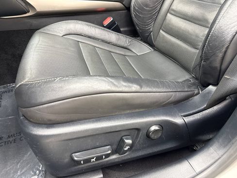 Used 2016 Lexus IS 200t RWD image 34