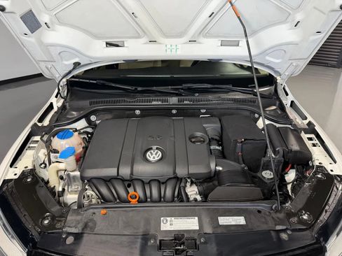 Used 2012 Volkswagen Jetta SE FWD image 8