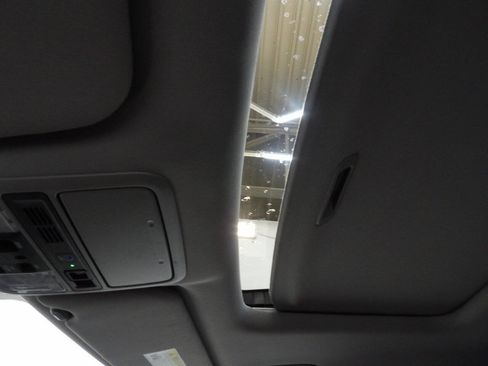 Used 2018 Honda Odyssey Elite image 18