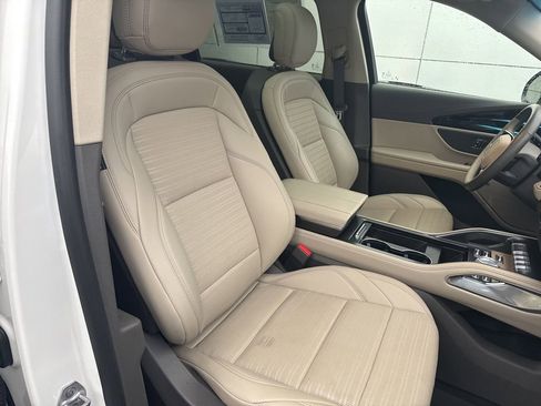 Used 2024 Lincoln Nautilus Reserve w/ Equipment Group 202A image 32