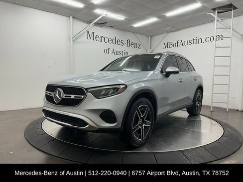 Used 2026 Mercedes-Benz GLC 300 image 3