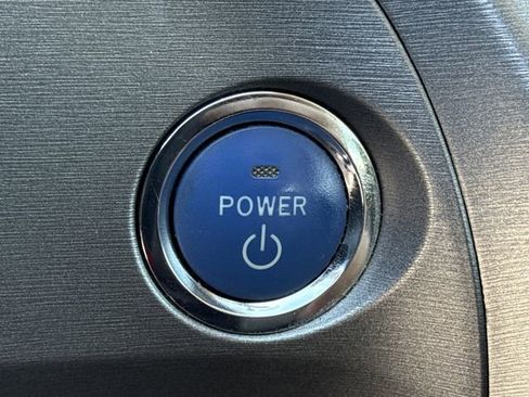Used 2014 Toyota Prius Three FWD image 38