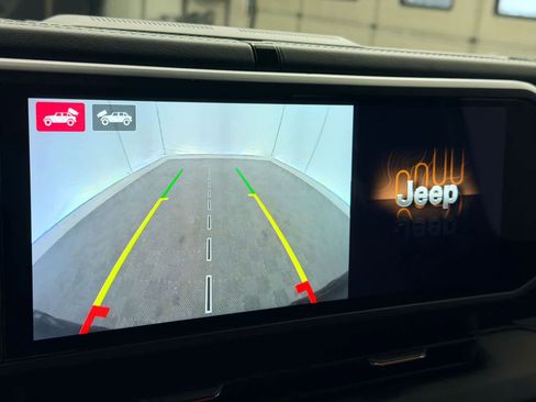 Used 2024 Jeep Wrangler Unlimited Rubicon 392 image 30