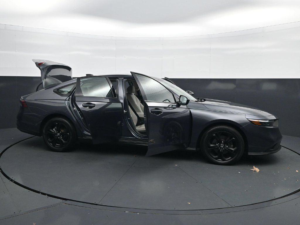 Used 2025 Honda Accord SE image 46