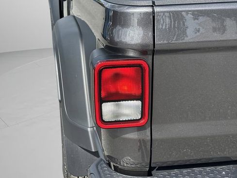 New 2025 Jeep Gladiator Sport image 8