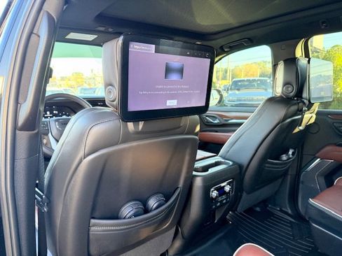 Used 2023 GMC Yukon Denali Ultimate image 17