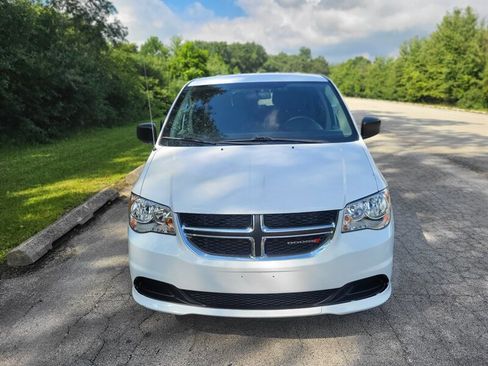 Used 2018 Dodge Grand Caravan SE image 4