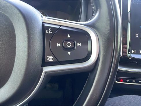 Used 2019 Volvo XC60 T5 Momentum w/ Premium Package image 25